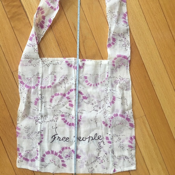 Bag FREE w/ any Free People purchase - Picture 3 of 4